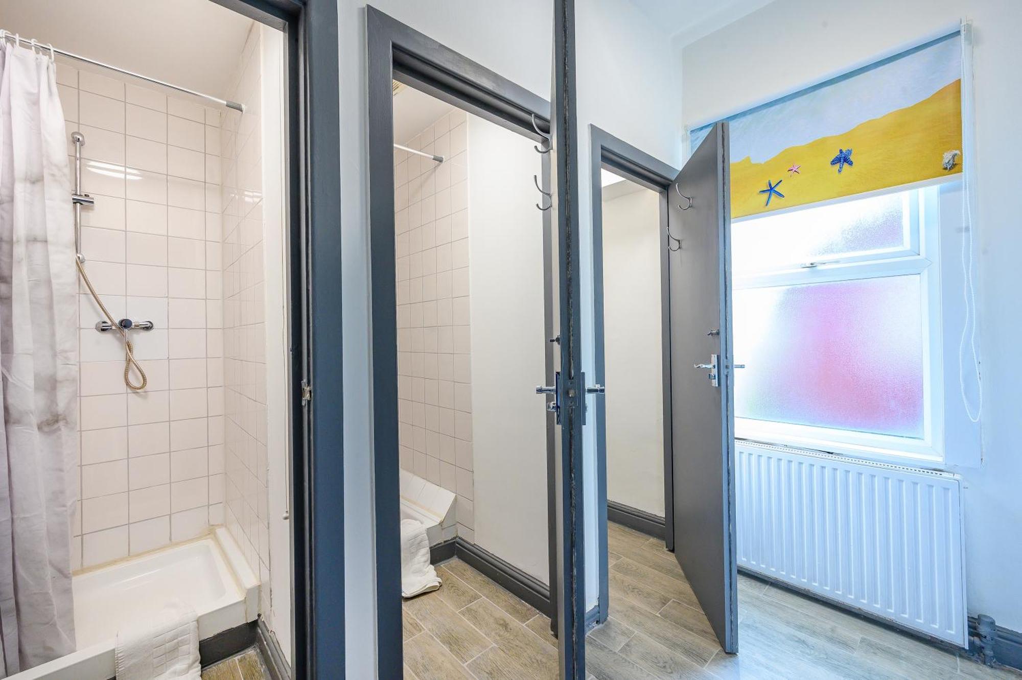 -re7h- For Your Relaxed & Cosy Free Parking * Leeds (West Yorkshire)
