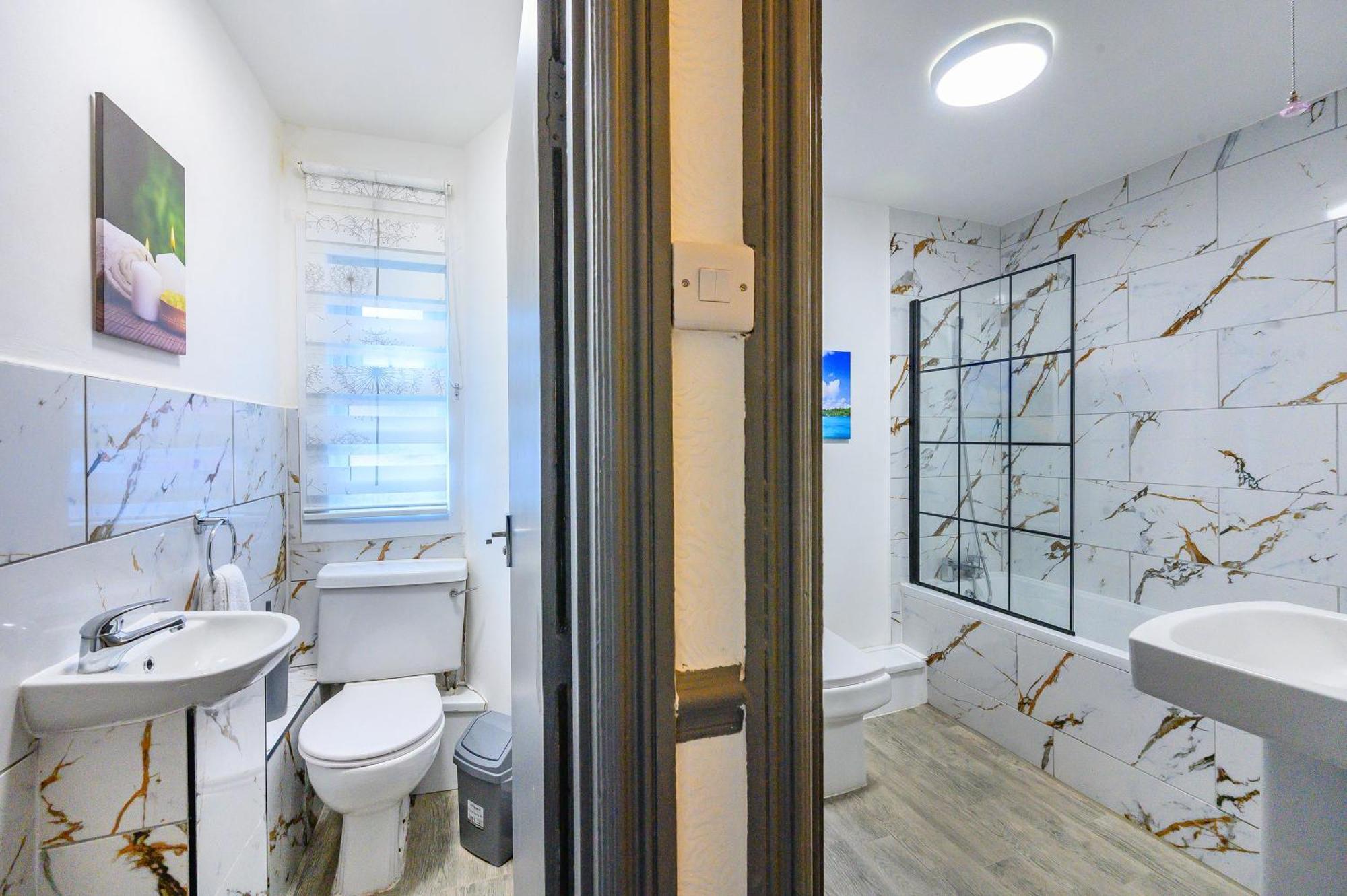 -re7h- For Your Relaxed & Cosy Free Parking * Leeds (West Yorkshire)